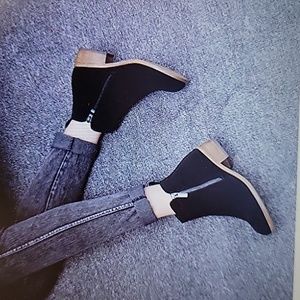 Jeossy black nubuck ankle boots thick low heel inner zipper rubber sole 8 NEW…